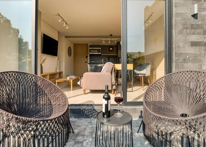 Uliv Edgar Allan Poe Aparthotel 4*